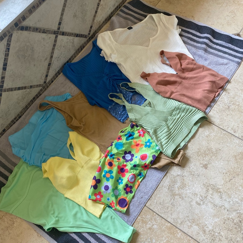 **35 SHEIN SHIRT BUNDLE S/M**